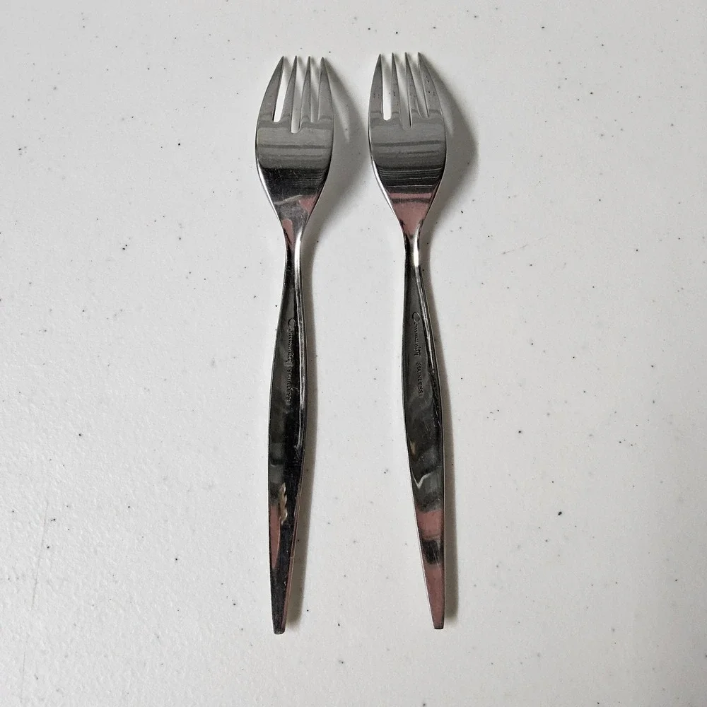 Vintage Oneida Community Venetia‎ Stainless Steel Flatware Dinner Forks ser of 2